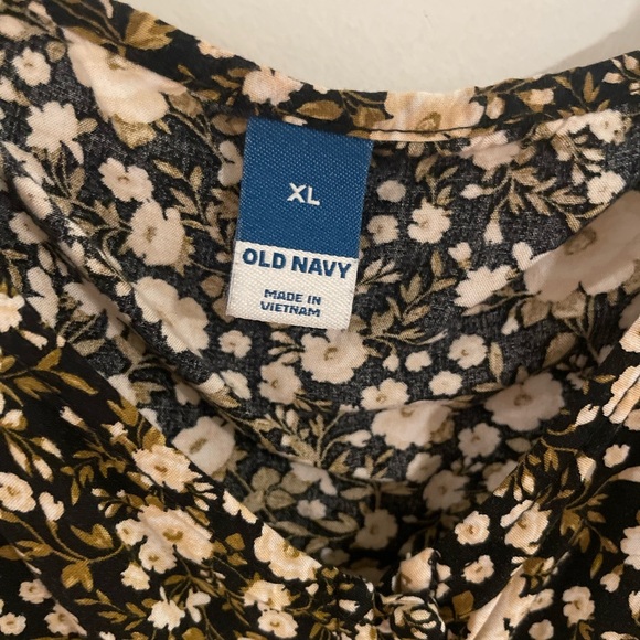 Old Navy Floral Tank-Top Blouse - Picture 5 of 5